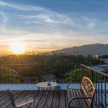 Rada Arak 79/4 Hostel Чиангмай Экстерьер фото
