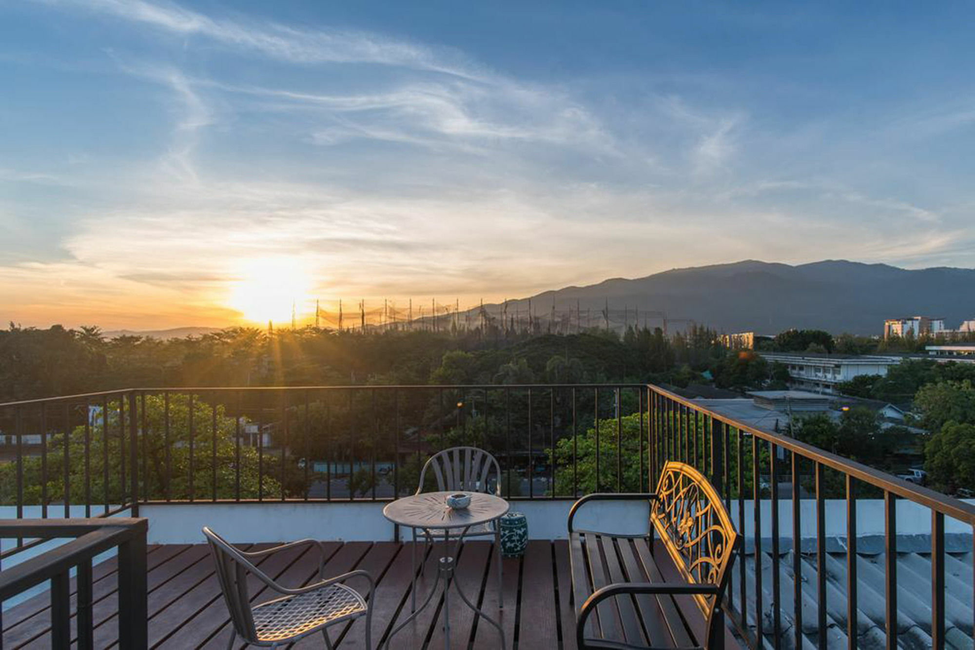 Rada Arak 79/4 Hostel Чиангмай Экстерьер фото